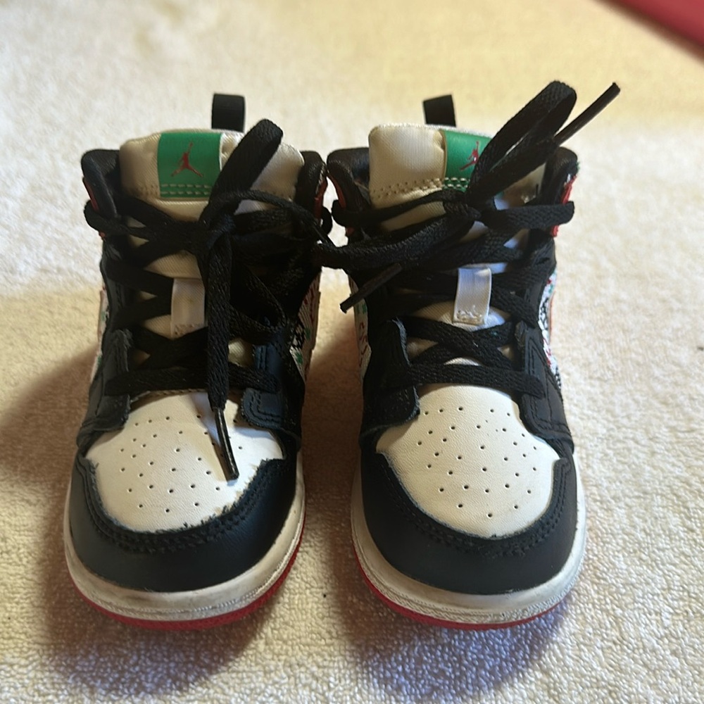 Kids sneakers